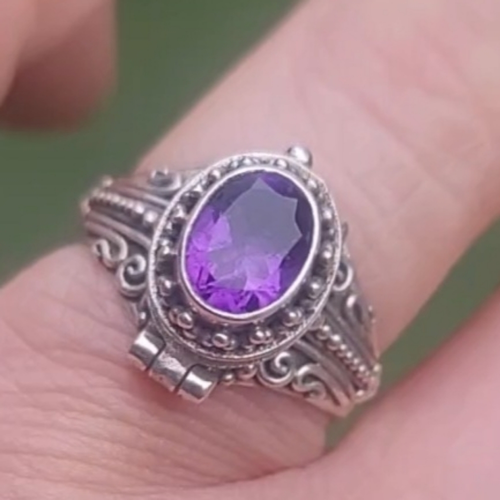 Bali Poison Locket Ring Amethist in Filigree Sterling Silver - Picture 5 of 13